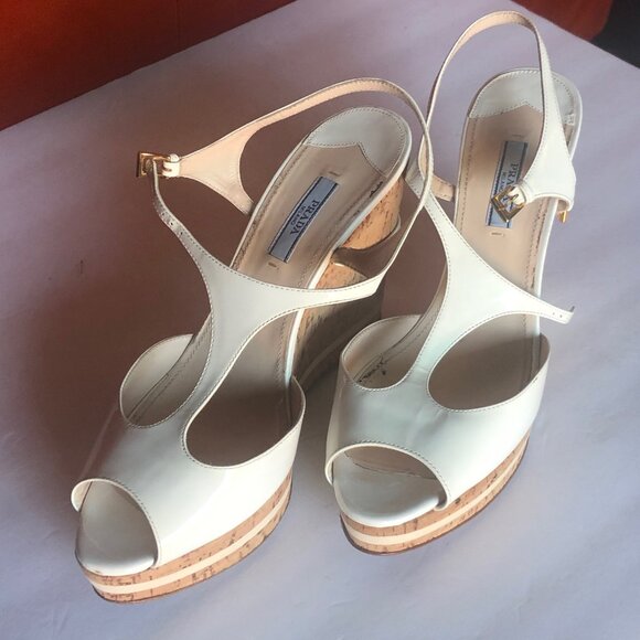 PRADA: Off-White Patent Leather Cork Wedge Sandals EU 40 / US 9 1/2 - Picture 6 of 9